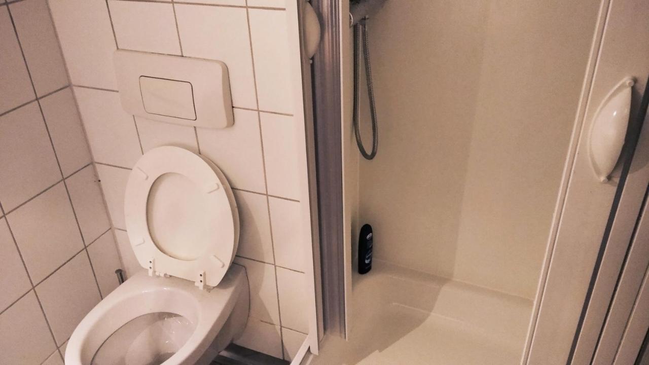 Sroom 118 And 119 In Center Reutlingen Esterno foto
