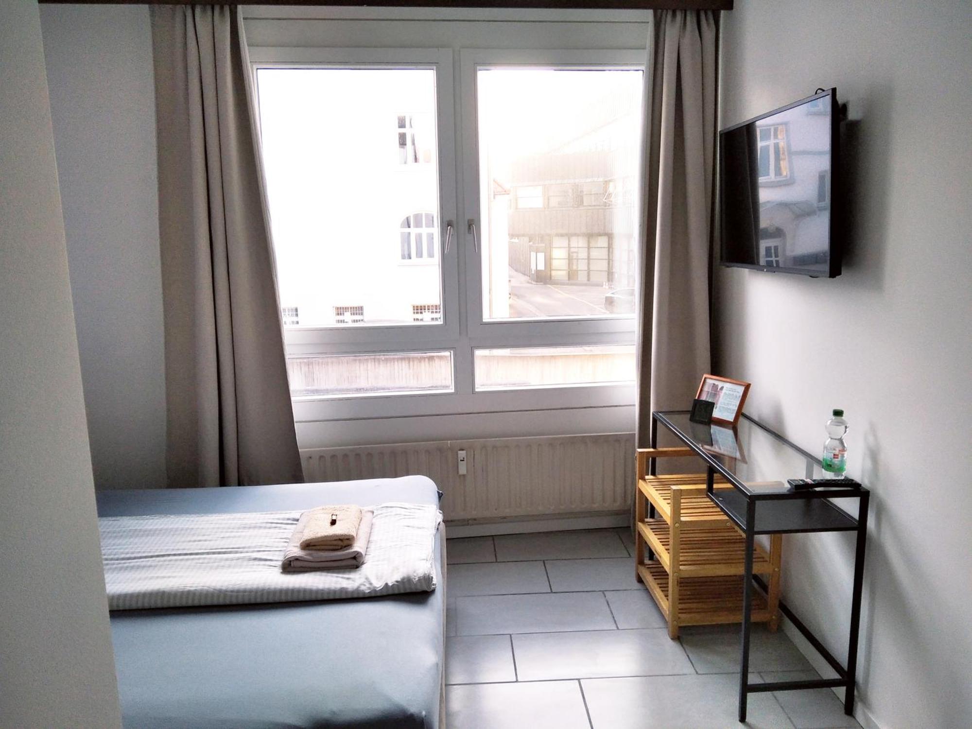 Sroom 118 And 119 In Center Reutlingen Esterno foto