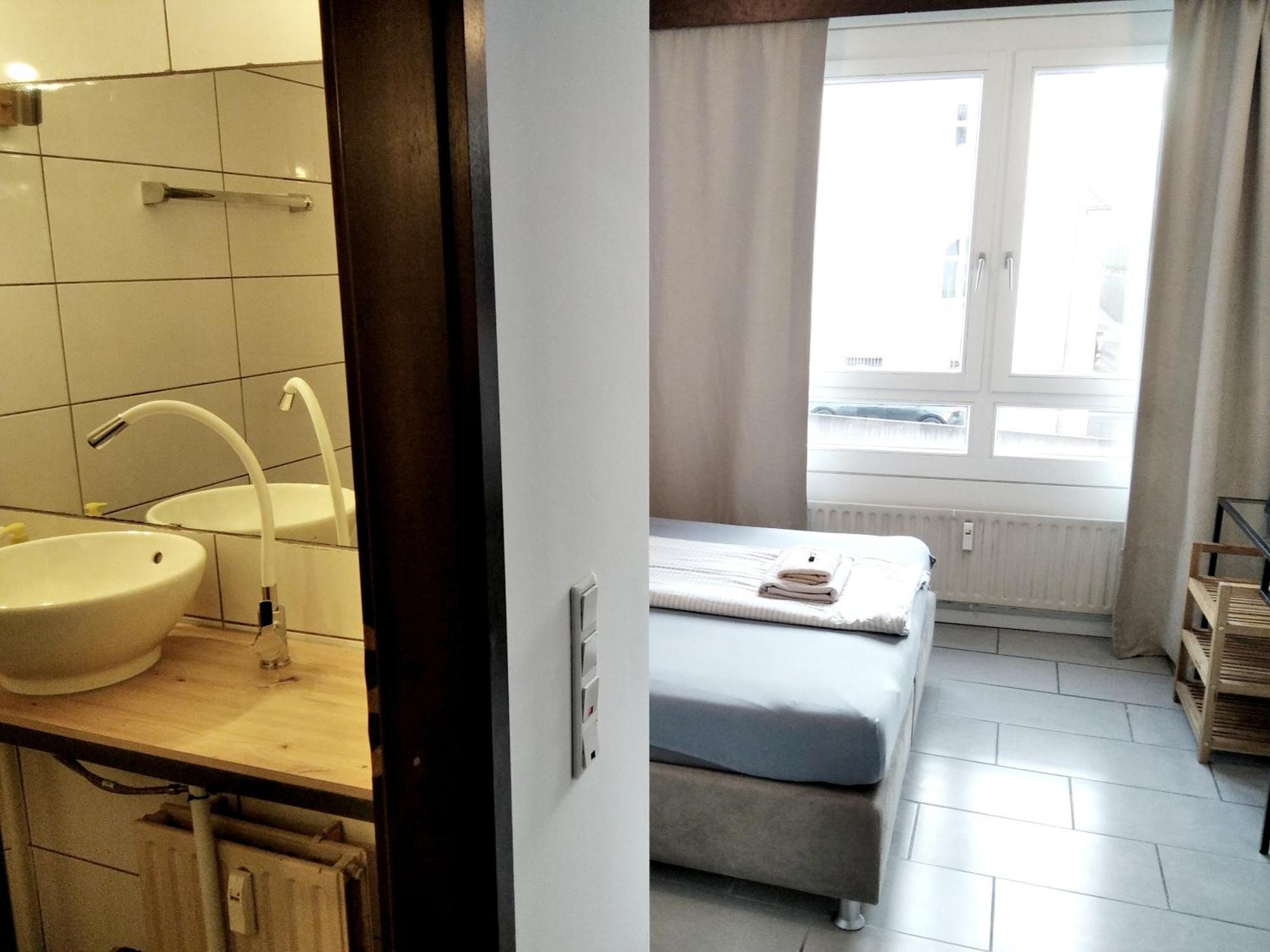 Sroom 118 And 119 In Center Reutlingen Esterno foto