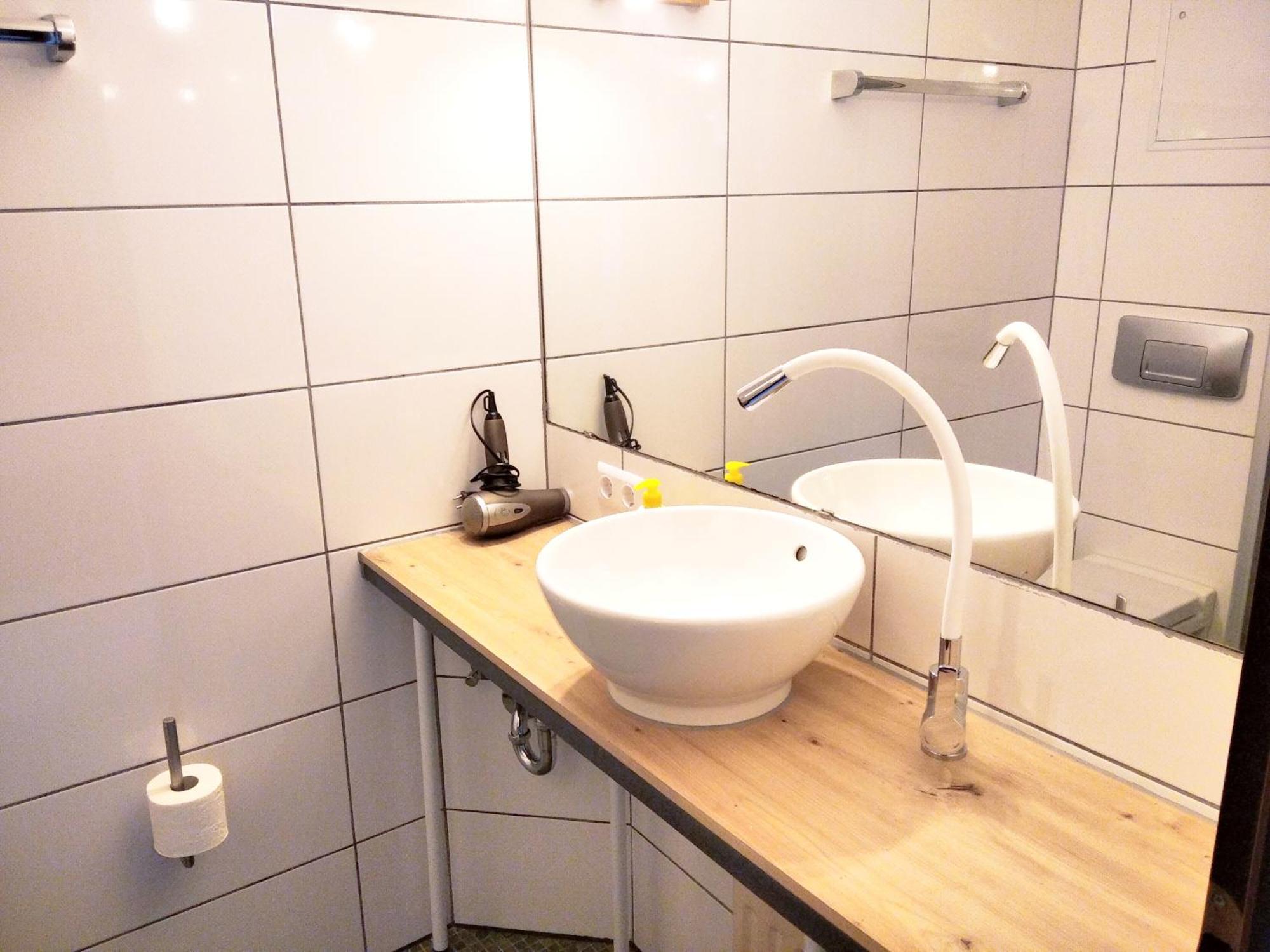 Sroom 118 And 119 In Center Reutlingen Esterno foto
