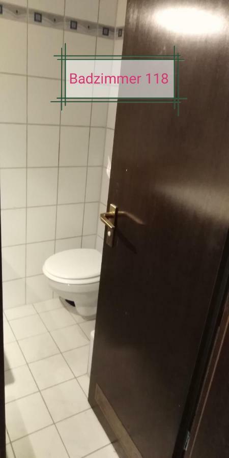 Sroom 118 And 119 In Center Reutlingen Esterno foto